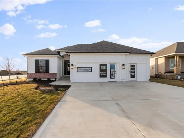 17764 Greeley St, Gardner, KS 66030