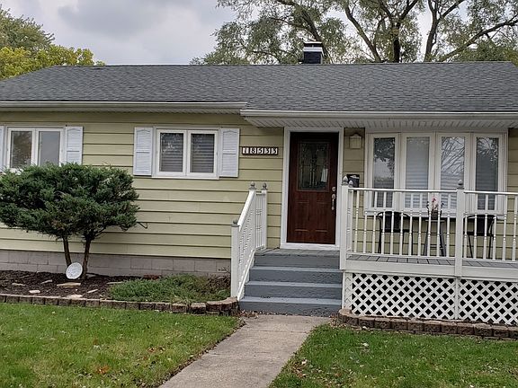 2nd image of 18533 Oakwood Ave