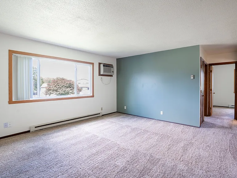 Fargo, ND Summerfield Apartments | 21A | Living