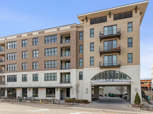940 Maple Ave APT 207, Downers Grove, IL 60515