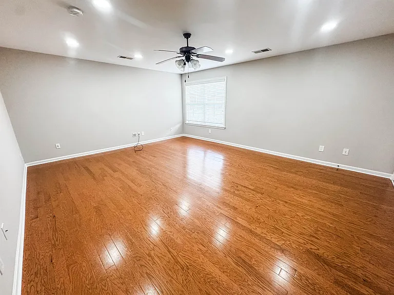 621 Covington Walk Ln S — Photo 17