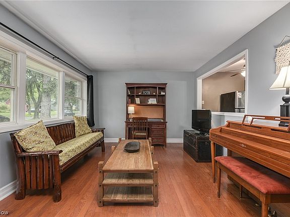 3rd image of 263 Baldwin Dr