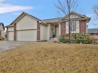 120 S Ping Ct, Andover, KS 67002