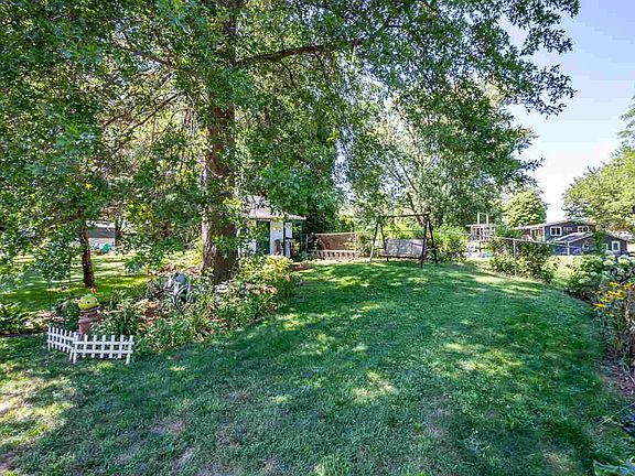 2nd image of 211 Northside Dr