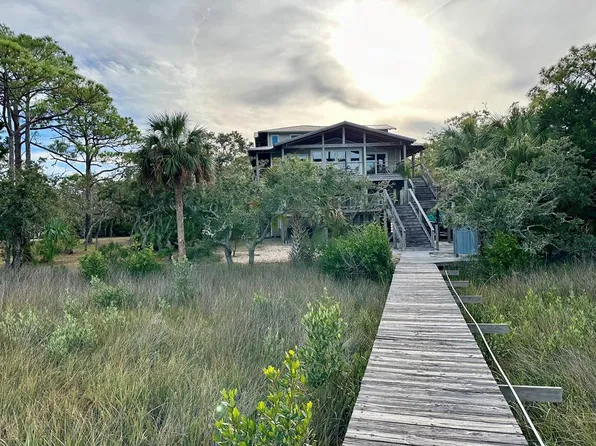 11871 Rye Key Dr, Cedar Key, FL 32625