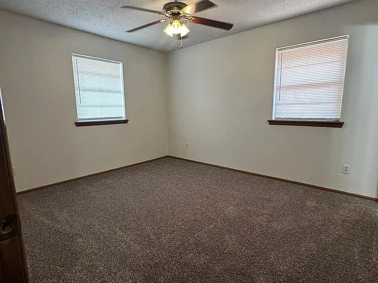 3225 N Peebly Dr — Photo 20