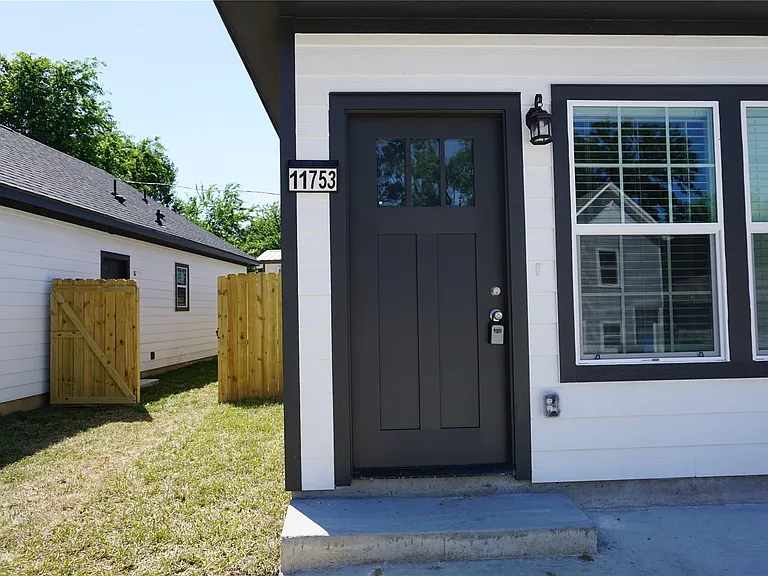 11753 White Cedar — Photo 2