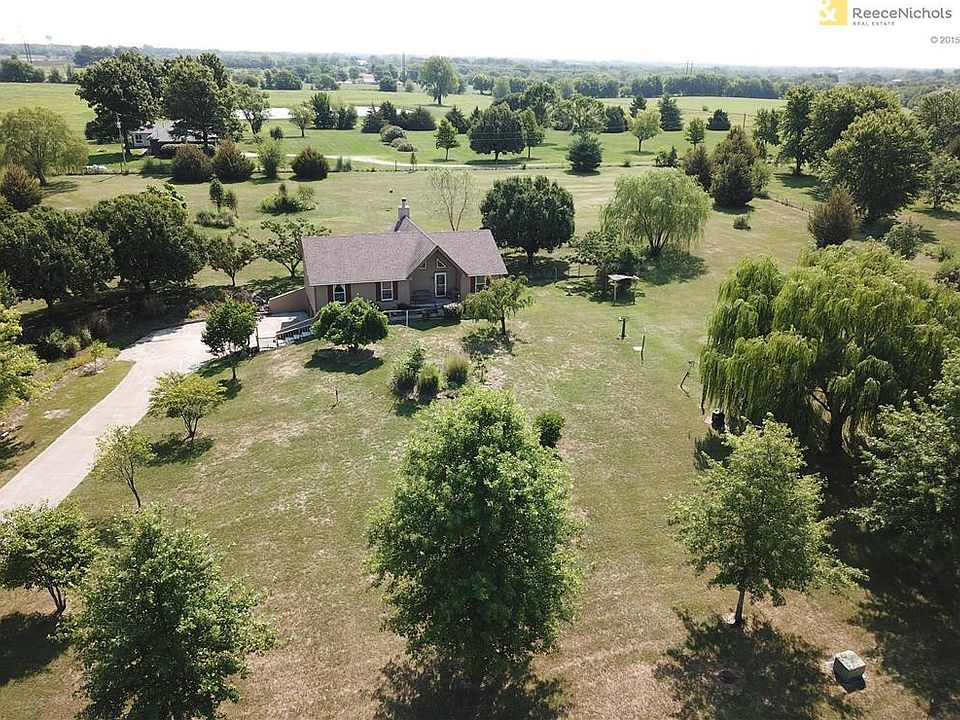 3.01 acres of country living.