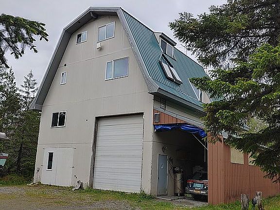 2nd image of 8 Chum Dr