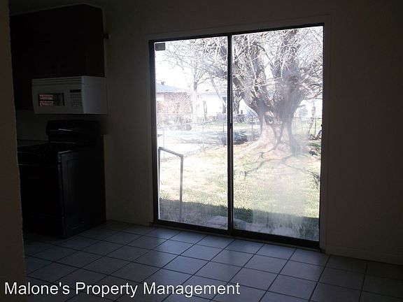 3rd image of 1529 SE 49th Ter