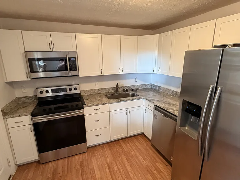 963 E Rich St #963 — Photo 6