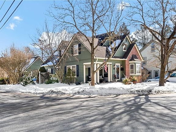 3rd image of 408 Fair St