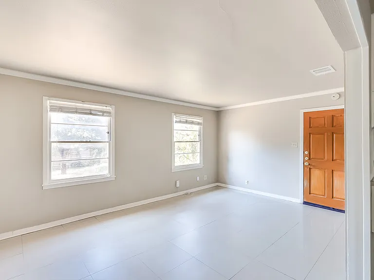 501 Krebs Ln — Photo 11