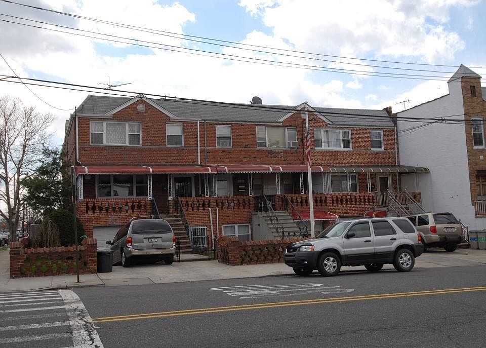 1st image of 1568 Benson Ave