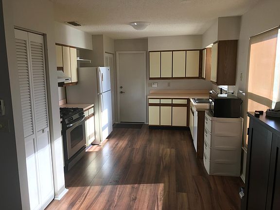 3rd image of 6320 Sea Grass Ln