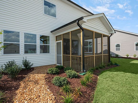 Shenandoah Model - Screen Porch