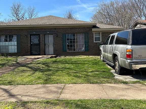 2nd image of 3817-3819 Hyacinth Dr