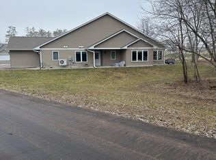 932 Cartway Ln, Hinckley, MN 55037