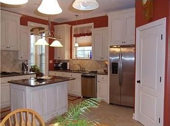 3rd image of 3824 Acadian Village Dr