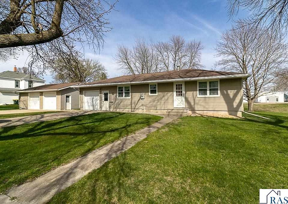 1st image of 206 Drew Ave NE