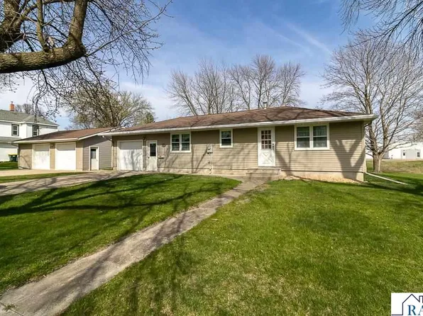 206 Drew Ave NE, Madelia, MN 56062