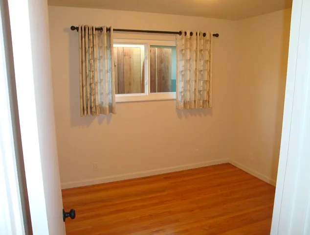 851 Standish Rd — Photo 20