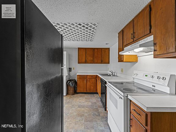 5th image of 133 BERMUDA Court