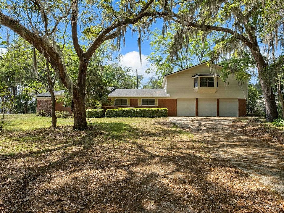 1st image of 3765 Lakeview Dr