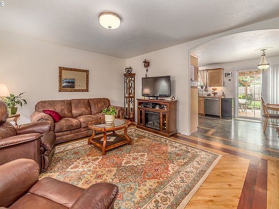 5th image of 548 Creswood Dr
