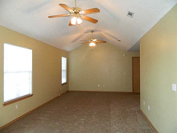 3rd image of 605 McClure Ave