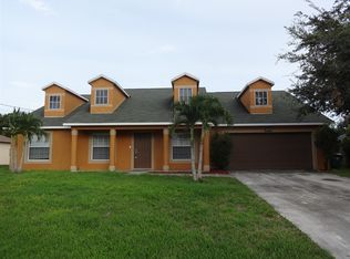 2761 SW East Calabria Cir, Pt Saint Lucie, FL 34953
