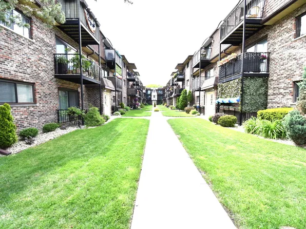 7600 W Lawrence Ave Unit 1A, Harwood Heights, IL 60706