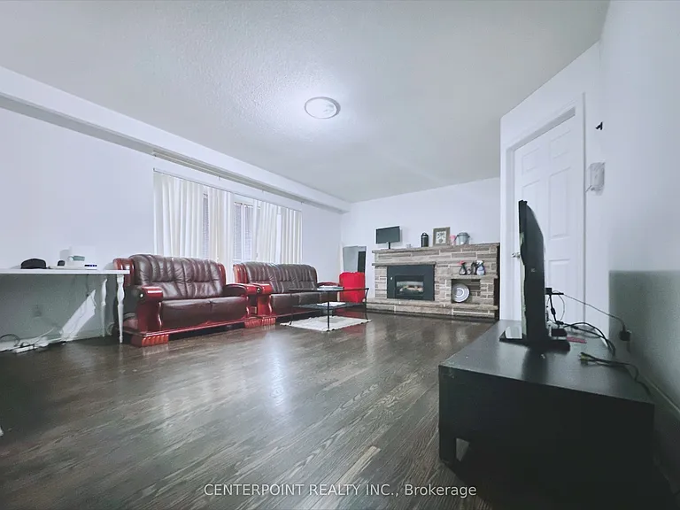 9 Oakmeadow Blvd — Photo 4
