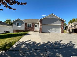 5121 Larkspur Ln, Lincoln, NE 68521