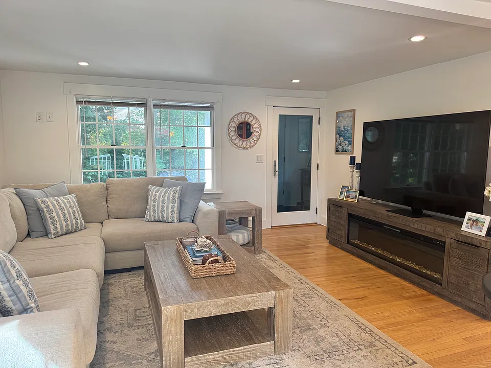 5 Old New England Rd
