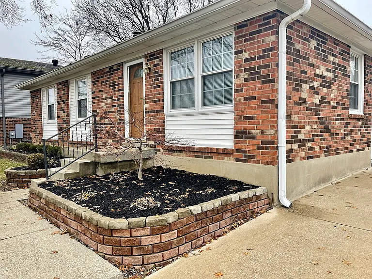 9019 Brandywyne Dr — Photo 2