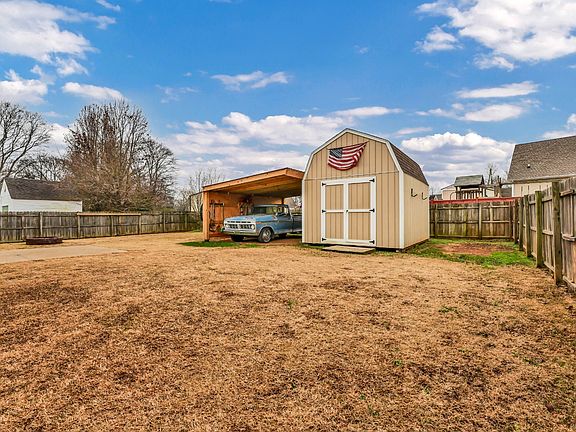 4th image of 327 Harris Rd