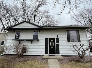 832 Lambkins Rd, Saline, MI 48176