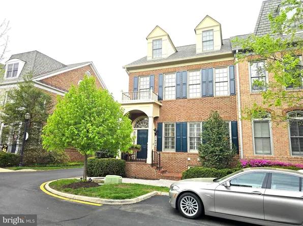 1408 Harvest Crossing Dr, Mc Lean, VA 22101