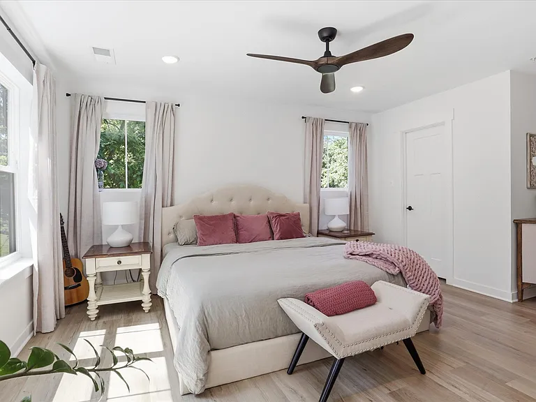 15717 Tierra Dr — Photo 19