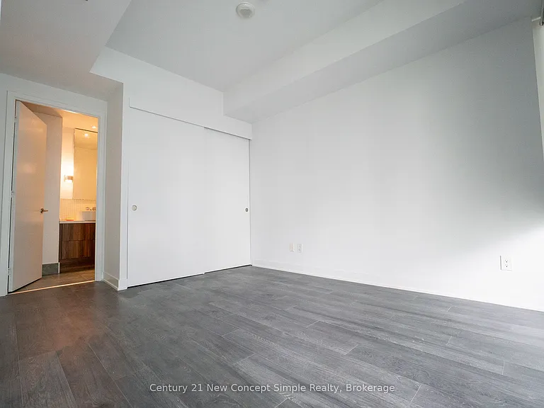 185 Roehampton Ave #2301 — Photo 1