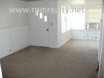 4th image of 900 E South St