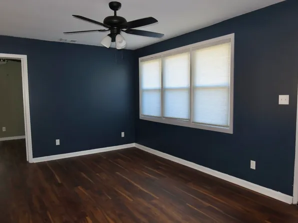 3601 Eastgate Dr, Savannah, GA 31404