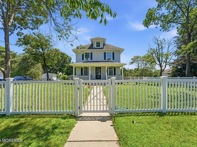 496 W Park Ave — Photo 39
