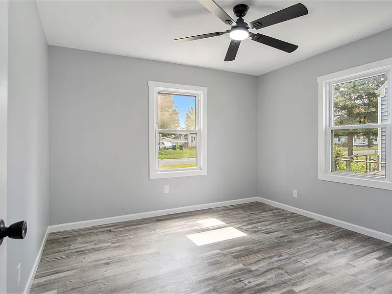 Unit Photo