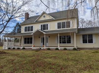 23 Mayflower Dr, Trumbull, CT 06611