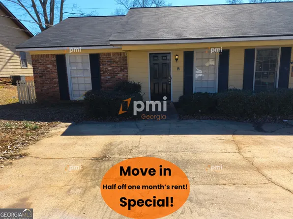 102 Peachtree Ct, Lagrange, GA 30241