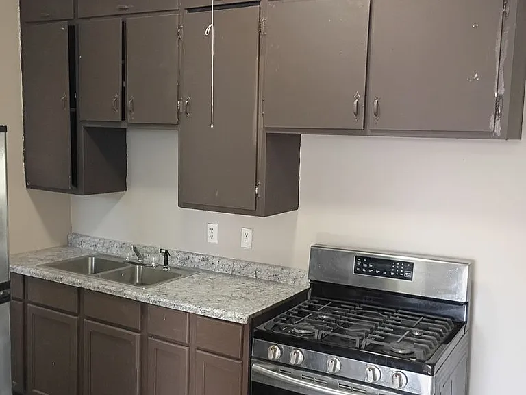1710 W Mineral St — Photo 11