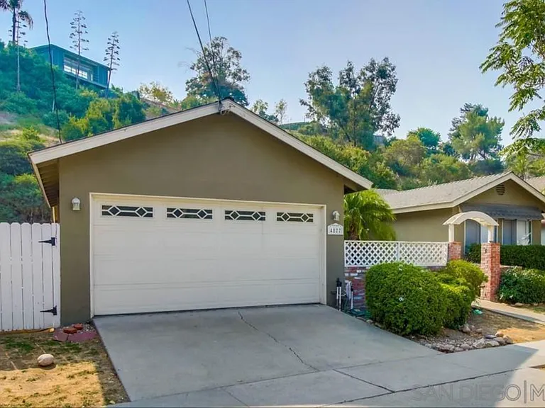 4877 Campanile Dr — Photo 2