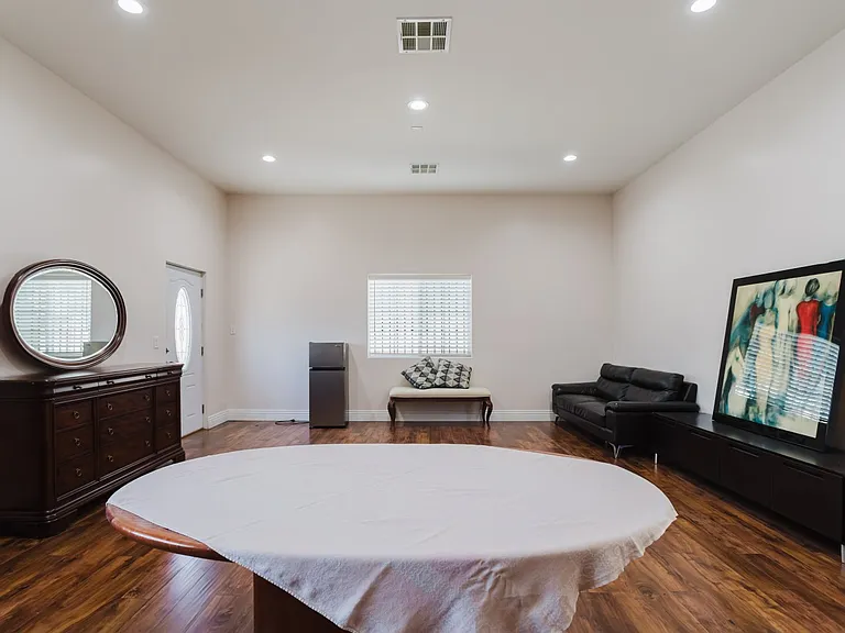833 E Verdugo Ave — Photo 9